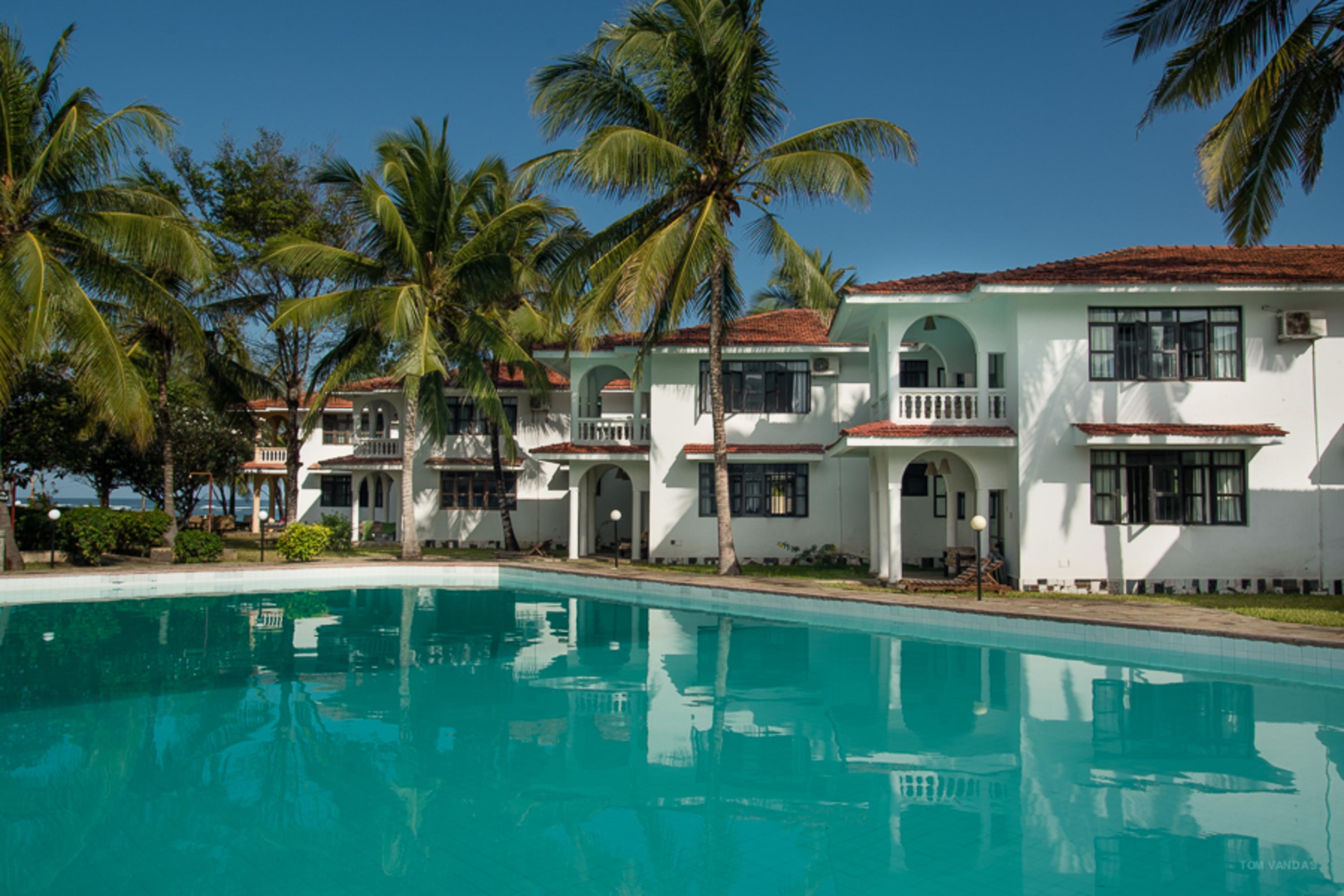 Bahari Dhow Beach Villas Diani Beach Exterior foto