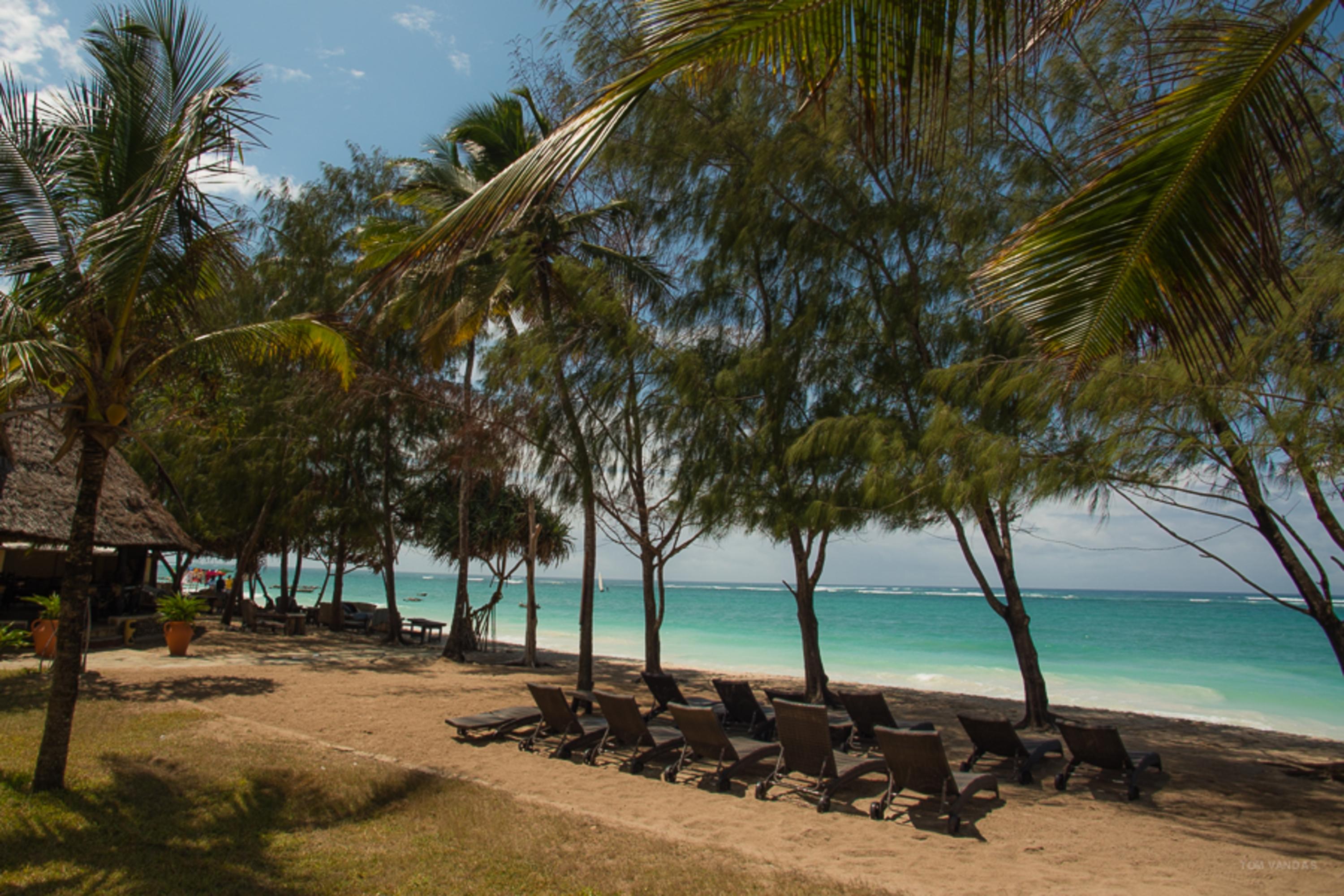 Bahari Dhow Beach Villas Diani Beach Exterior foto