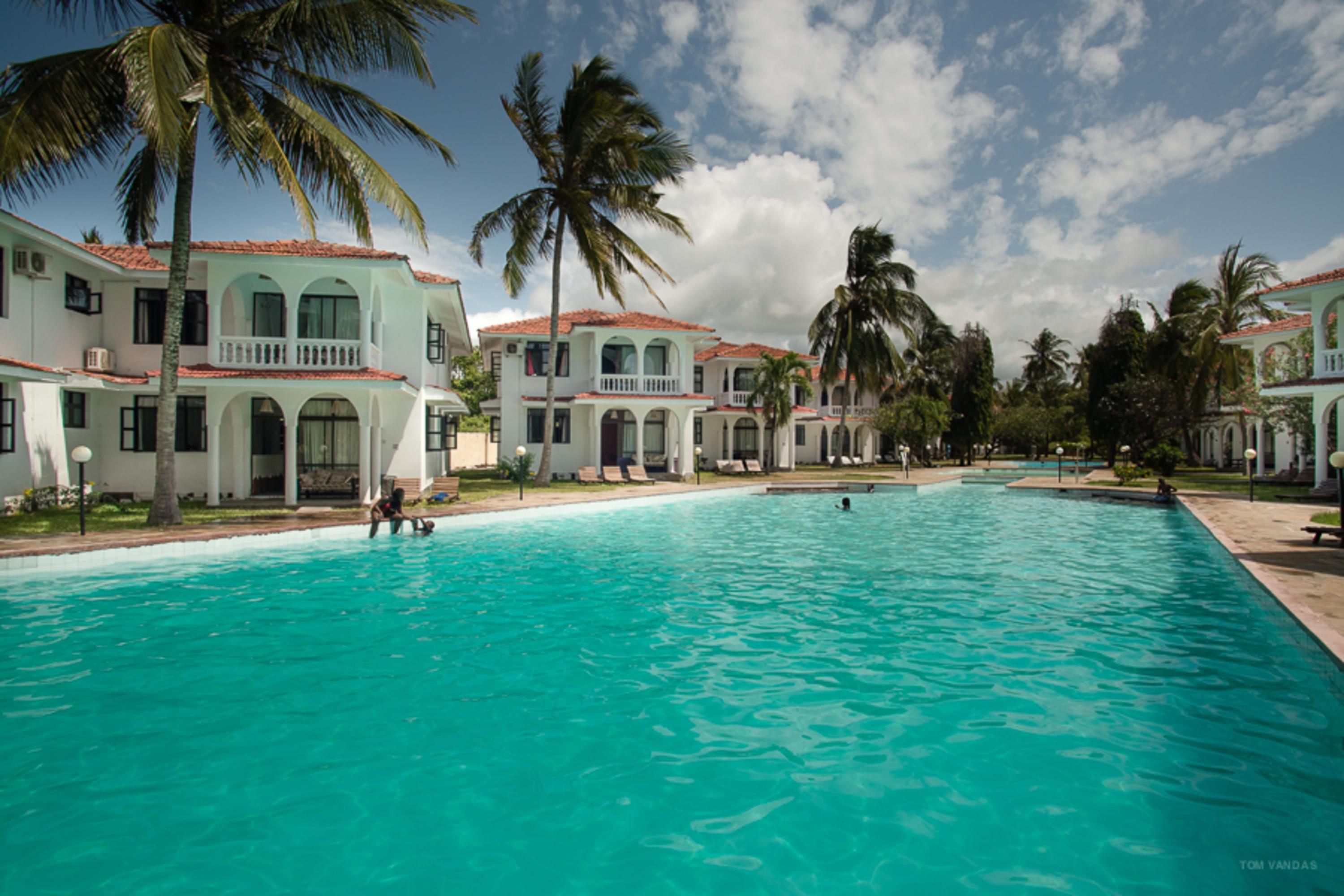 Bahari Dhow Beach Villas Diani Beach Exterior foto