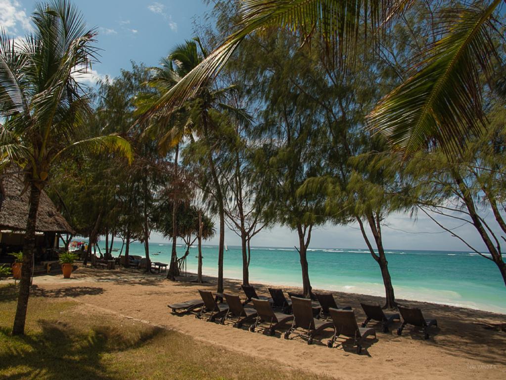 Bahari Dhow Beach Villas Diani Beach Exterior foto